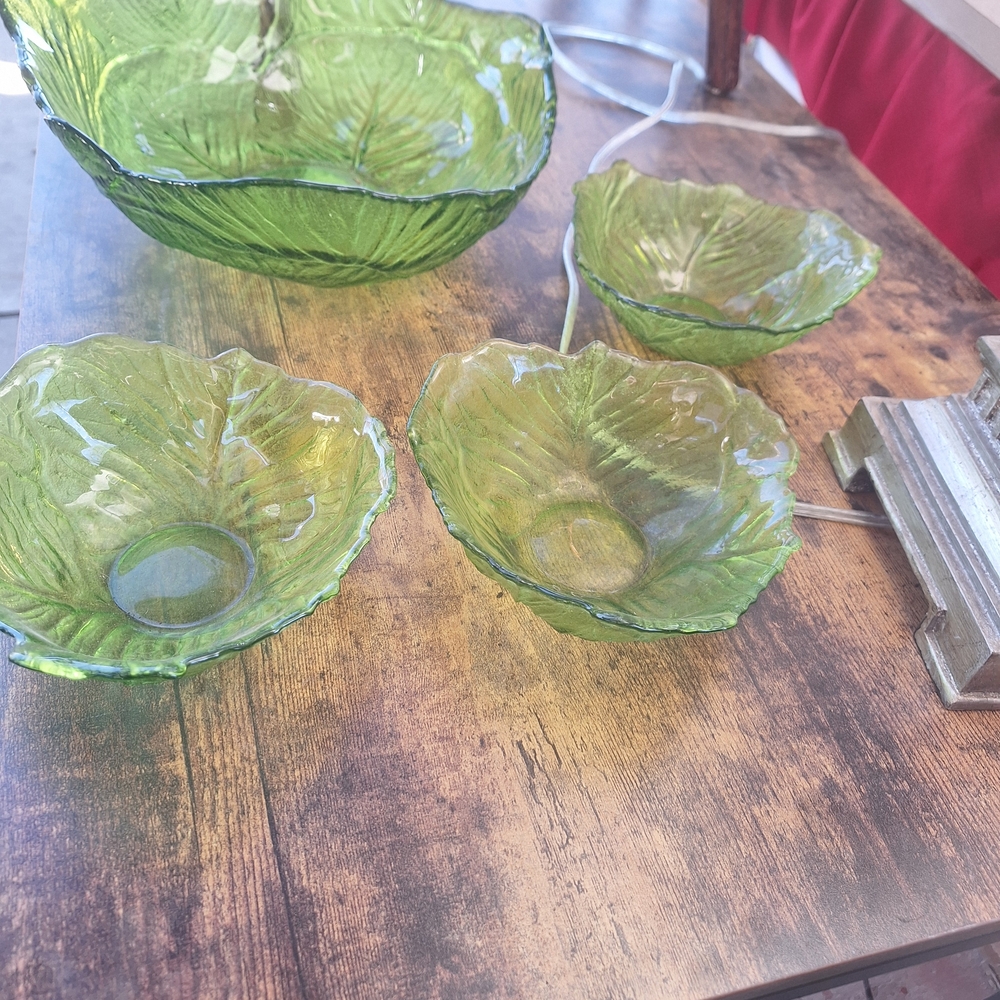 Green Glass Leaf-Shaped Dinnerware Set